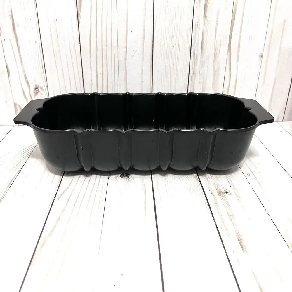 Nordic Ware Pro Black Cast Bundt Loaf Cake Pan Baking 9 cup Cast Aluminum